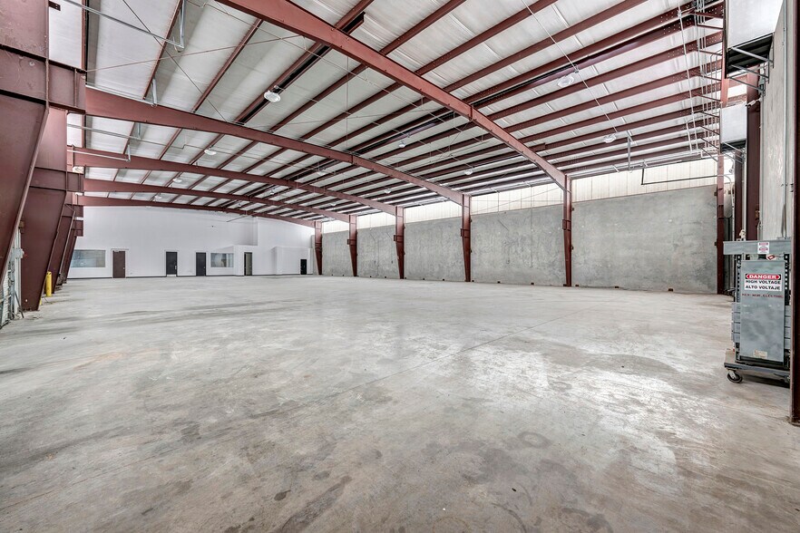 More Photos Of 7425 Major St, Houston Warehouse For Lease