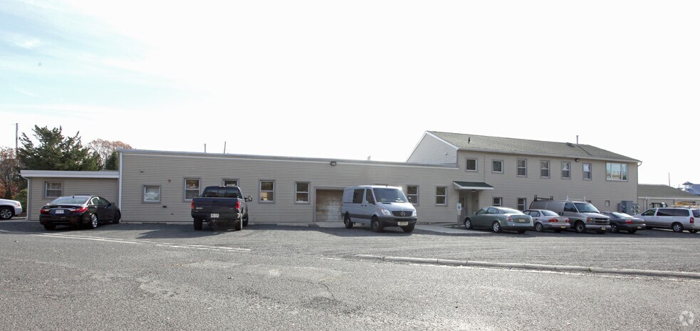 More Photos Of 737 Howe St, Point Pleasant Beach Light Distribution For Lease