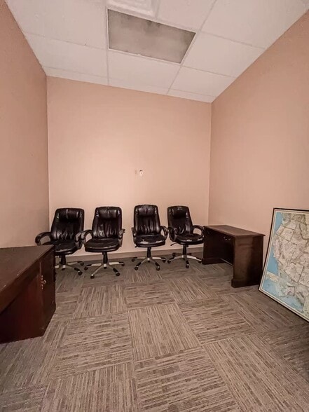 More Photos Of 3303 E Main St, Madisonville Unknown For Lease
