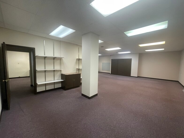 More Photos Of 3215-3223 Woodson Rd, Saint Louis Industrial For Lease