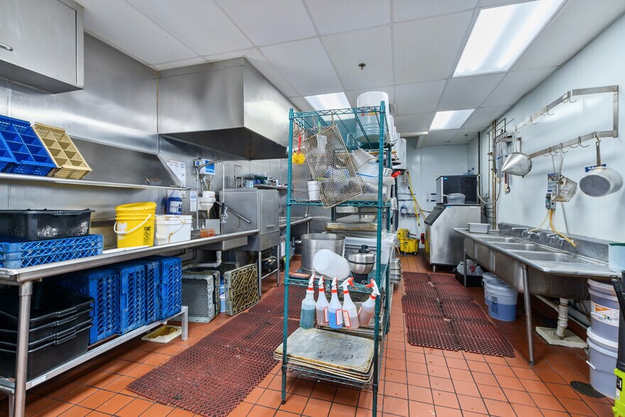 More Photos Of 3422 W 95th St, Evergreen Park Restaurant For Sale