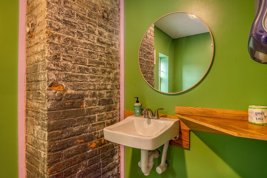 More Photos Of 206 Main St, Berlin Office For Sale