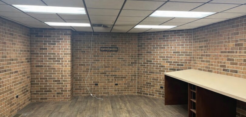 More Photos Of 241 W Randall St, Coopersville Warehouse For Lease