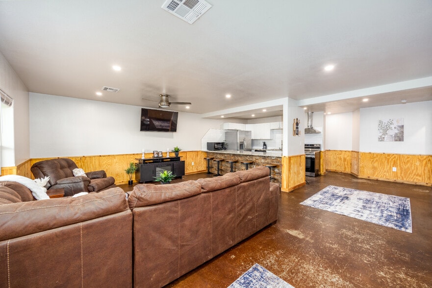 More Photos Of 12625 Sandpiper Rd, Thackerville Specialty For Sale