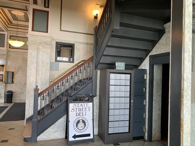 More Photos Of 103 E State St, Mason City Office For Lease