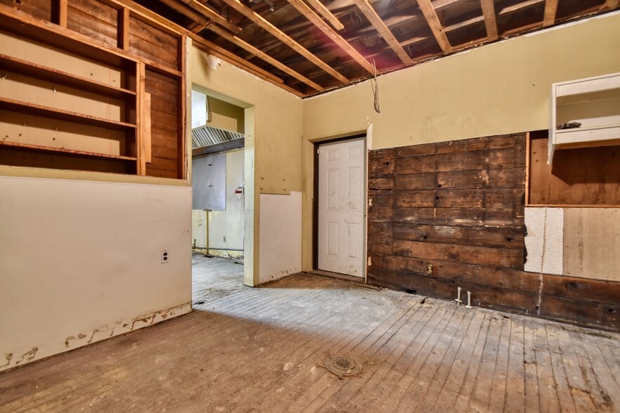 More Photos Of 47 W Main St, Geneva Storefront Retail Residential For Sale