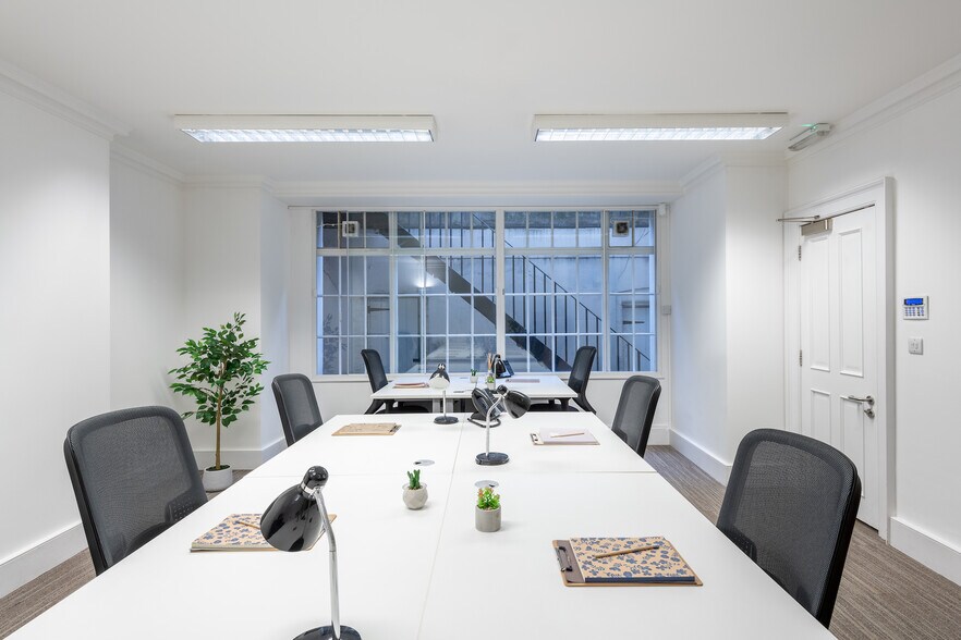 More Photos Of 128 Wigmore St, London Office For Sale