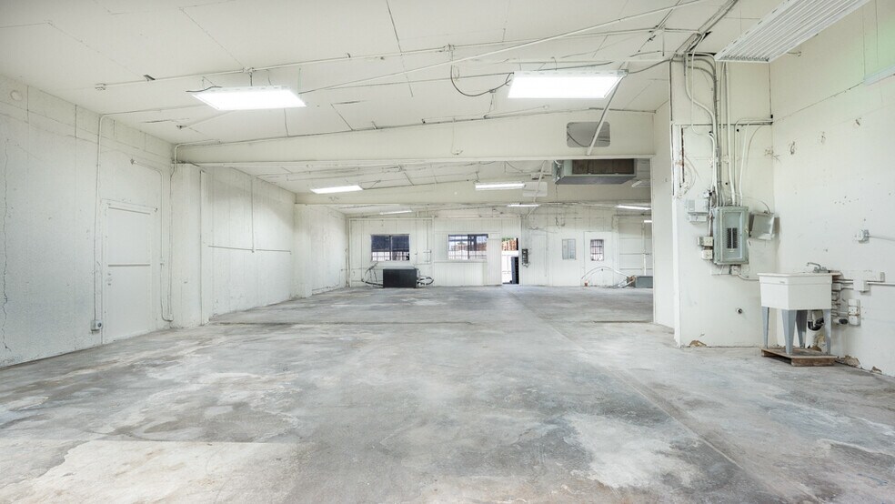 More Photos Of 343 N Clark Ave, Pomona Warehouse For Sale