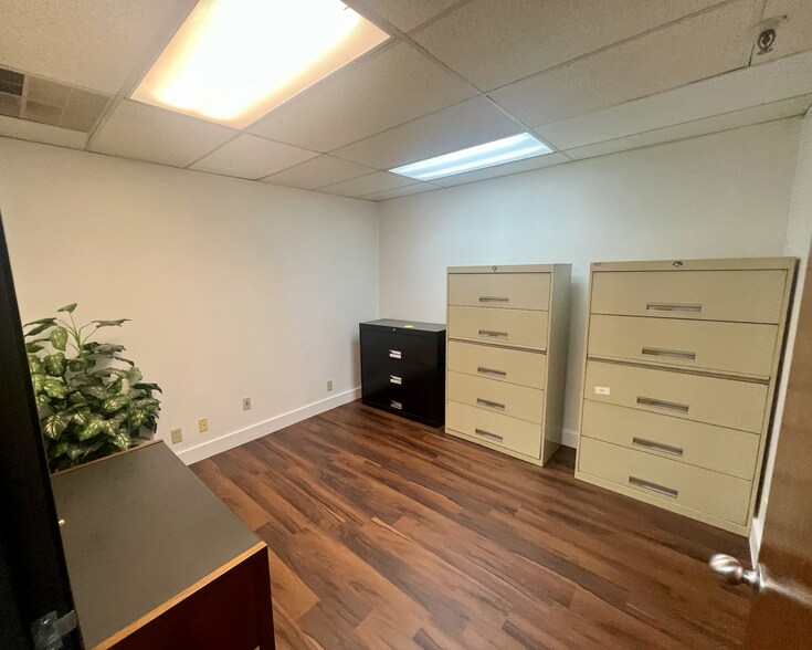 More Photos Of 201 N Ann Arbor Ave, Oklahoma City Showroom For Lease