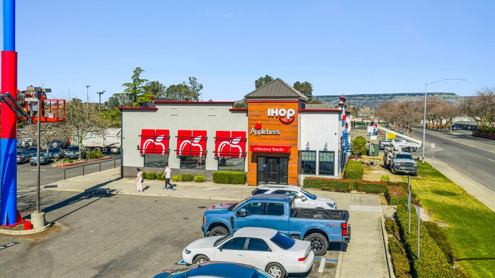 More Photos Of 2160 Feather River Blvd, Oroville Restaurant For Sale