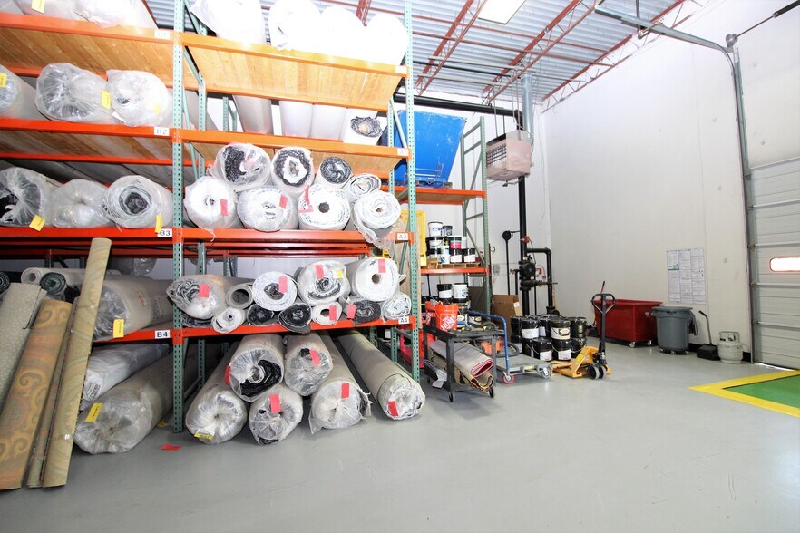 More Photos Of 1101 Woods St, Gainesville Warehouse For Lease