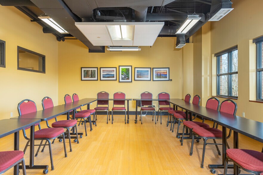 More Photos Of 36 Montford Ave, Asheville Office For Sale