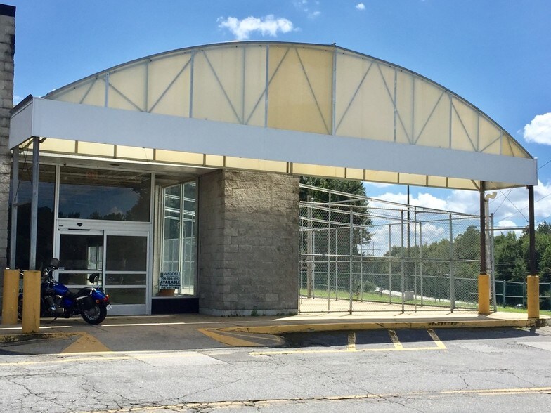 More Photos Of 5600 Milgen Rd, Columbus Storefront For Lease