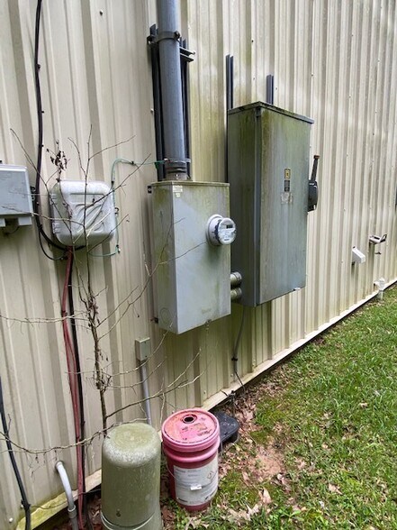 More Photos Of 8825 Eastex Fwy, Beaumont Warehouse For Lease