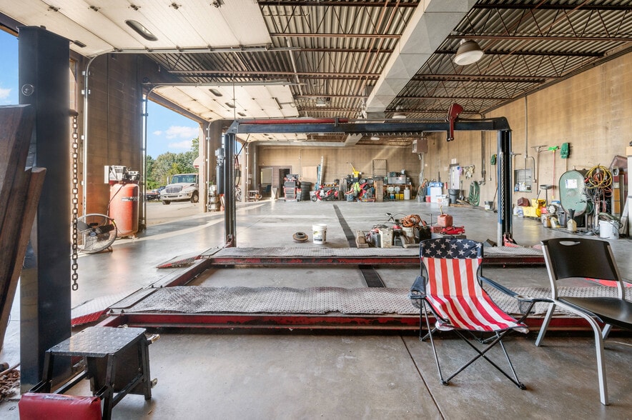 More Photos Of 7079 Whipple Ave NW, Canton Auto Dealership For Lease