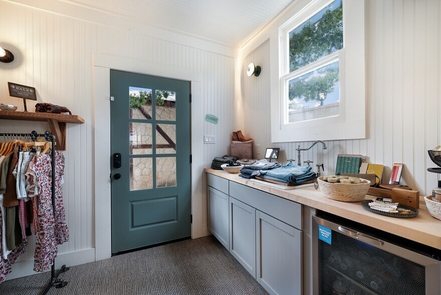 More Photos Of 632-636 High St, Comfort General Retail For Sale