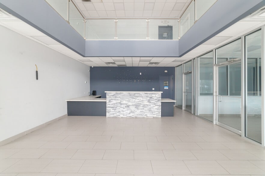 More Photos Of 6631 N Sam Houston Pky W, Houston Warehouse For Sale