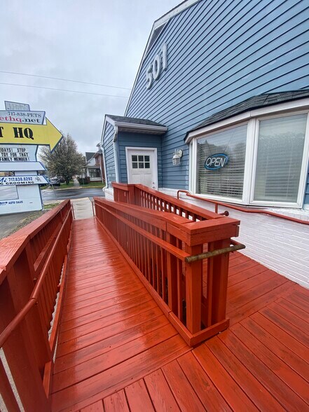 More Photos Of 501 E Main St, Palmyra Freestanding For Lease