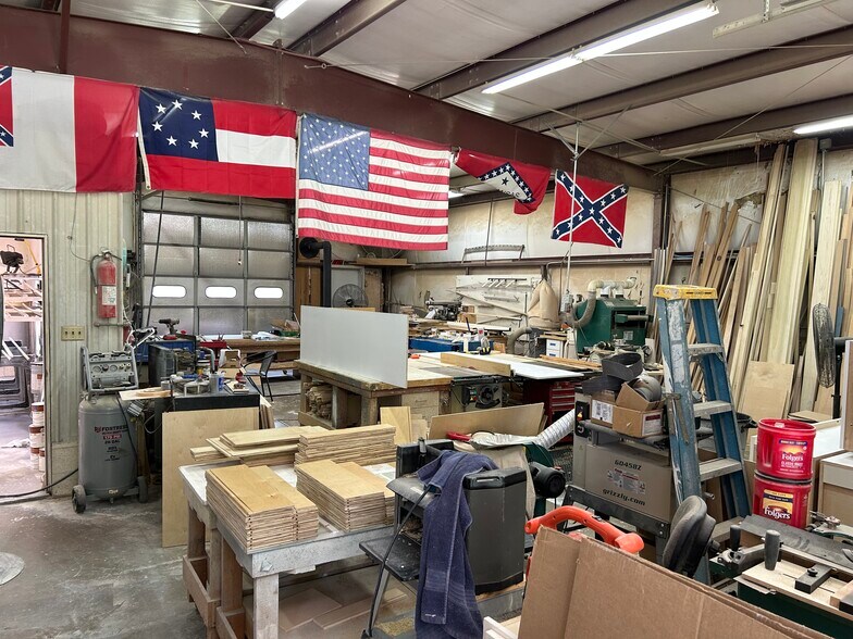 More Photos Of 2682 AR-56, Calico Rock Service For Sale