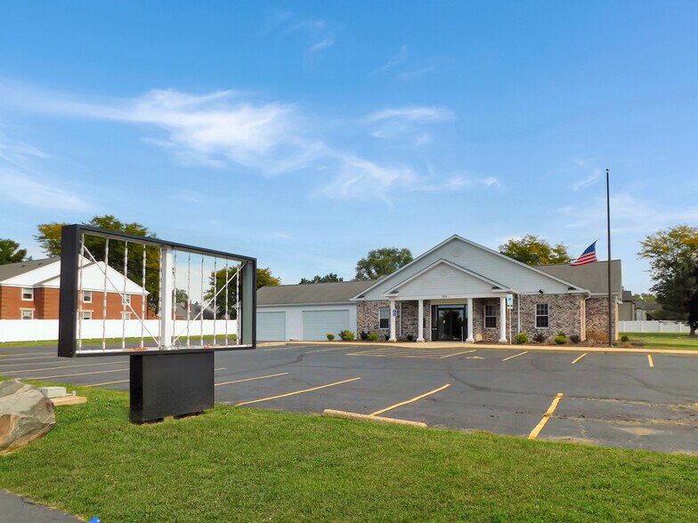 More Photos Of 769 N Blackhawk Blvd, Rockton Office For Lease