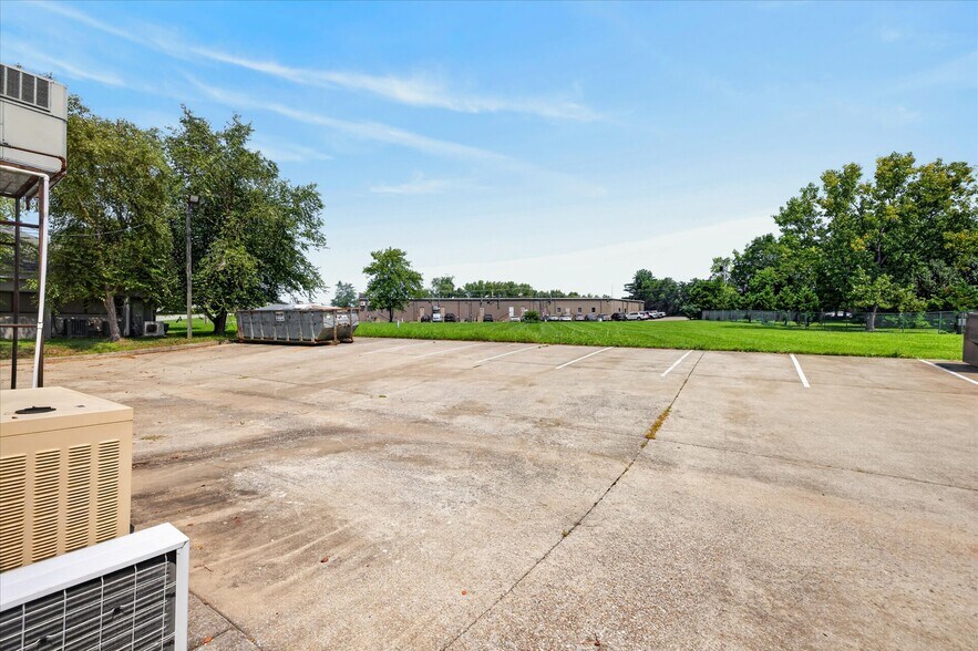 More Photos Of 2143a-2145 Old Ashland City Rd, Clarksville Freestanding For Lease