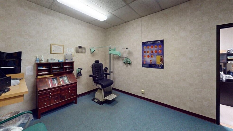 More Photos Of 2819 5th Ave, Huntington Medical For Sale