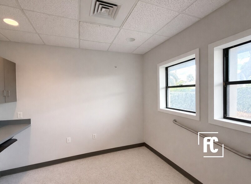 More Photos Of 835 SE Osceola St, Stuart Office Residential For Sale