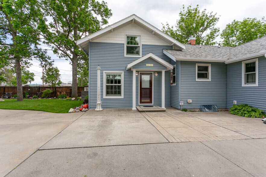 More Photos Of 313 1st Ave, Laurel Office For Sale