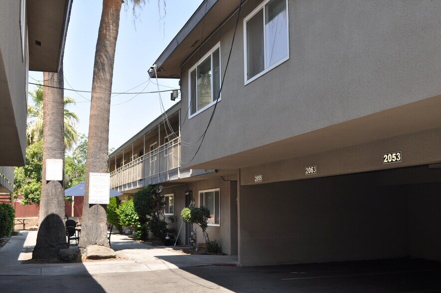 More Photos Of 2043 E Saginaw Way, Fresno Apartments For Sale