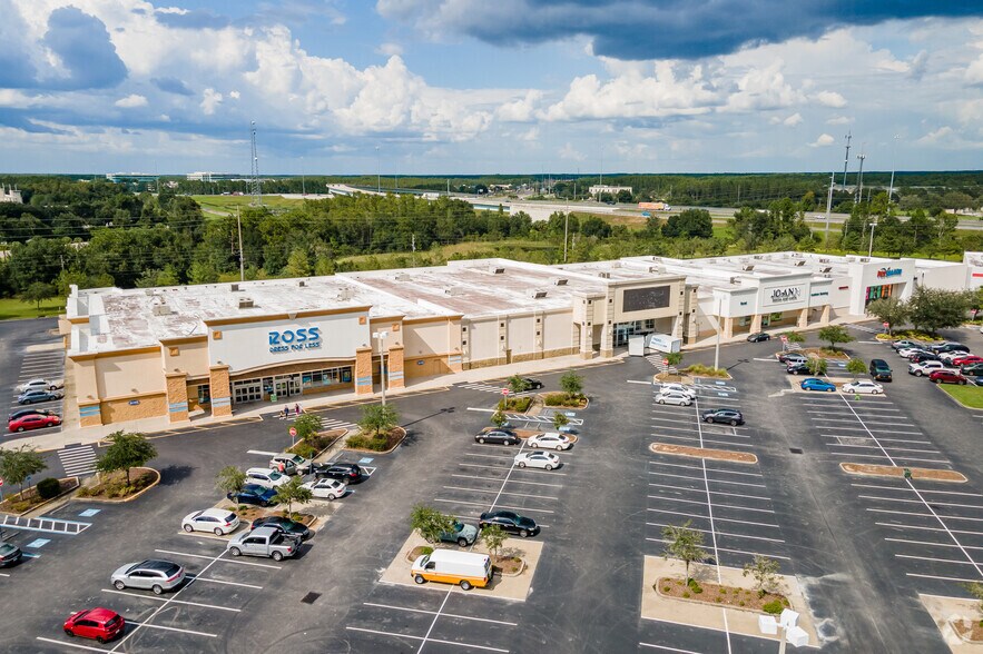 More Photos Of 6200-6290 Commerce Palms Blvd, Tampa Palms General Retail For Lease
