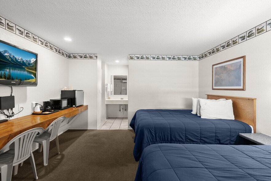 More Photos Of 9530 W FM 515, Alba Specialty For Sale