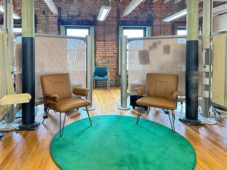 More Photos Of 412 Main St, Utica Warehouse For Lease