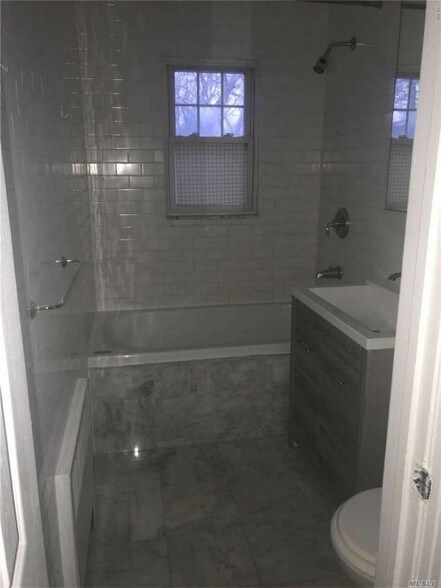 More Photos Of 2 Hill Park Ave, Great Neck Apartments For Sale