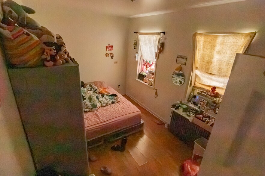More Photos Of 11 S Broadway, Baltimore Apartments For Sale