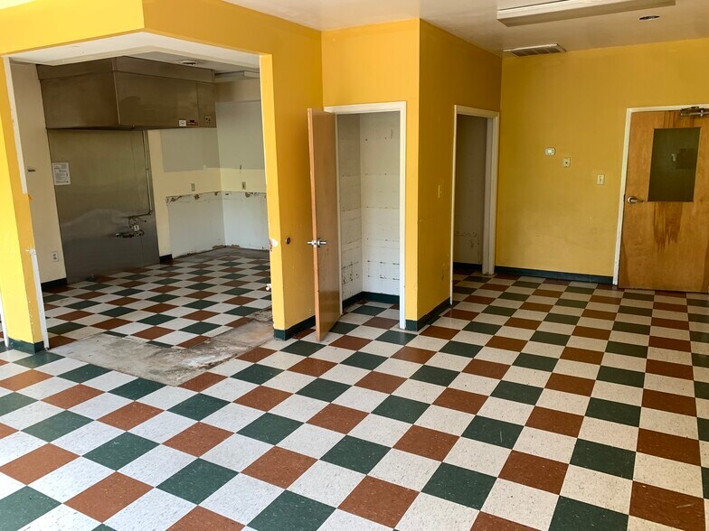 More Photos Of 81 Quicks Mill Rd, Verona Schools For Sale