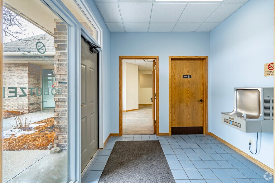 More Photos Of 2410 Woodlake Dr, Okemos Unknown For Lease