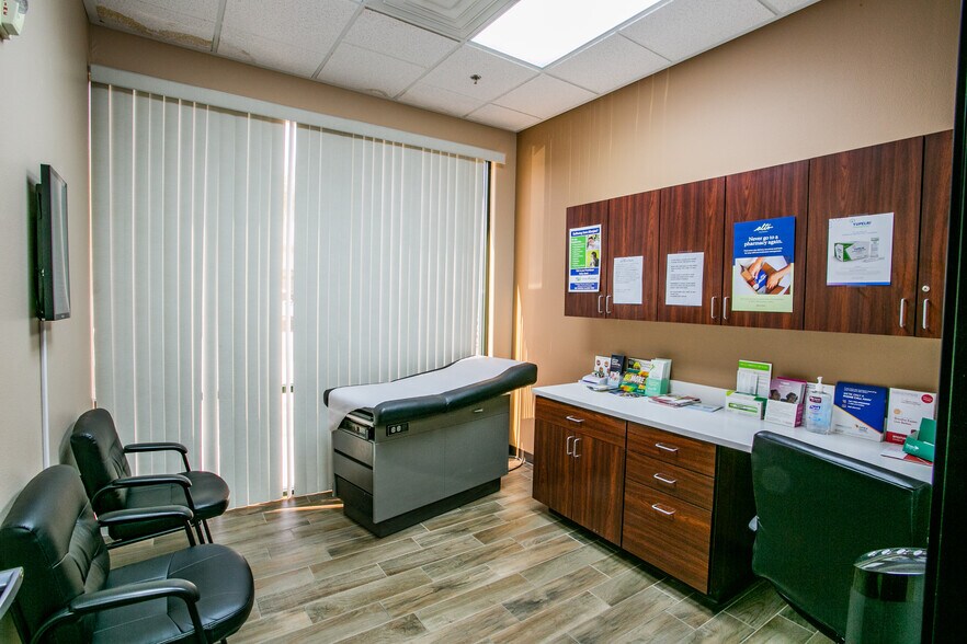 More Photos Of 2904 W Horizon Ridge Pky, Henderson Medical For Lease