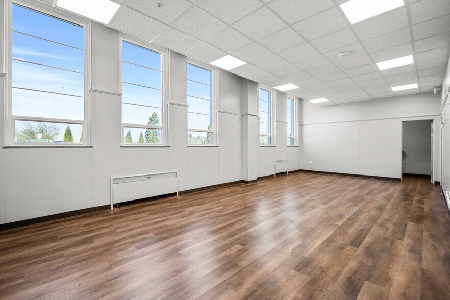 More Photos Of 115 NW State St, Pullman Loft Creative Space For Sale