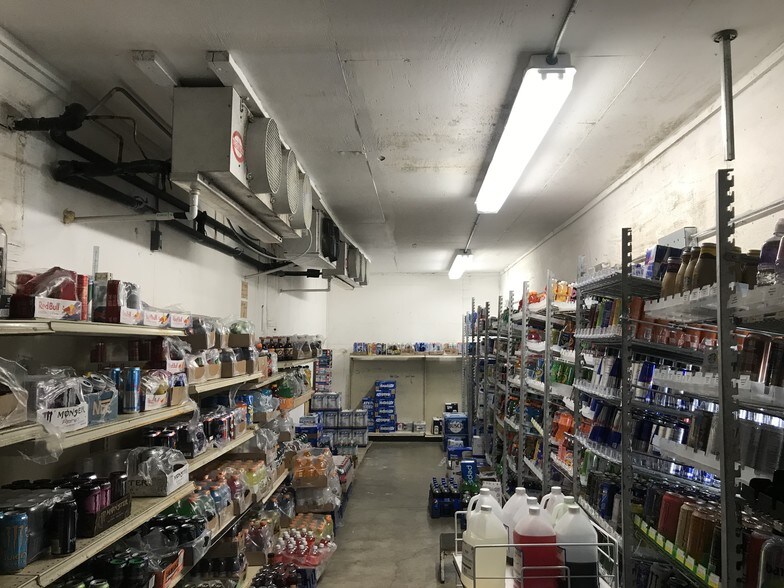 More Photos Of 524 S Main St, Newkirk Service Station For Sale