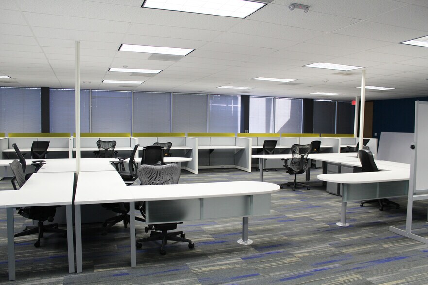 More Photos Of 5005 Mitchelldale St, Houston Office For Lease