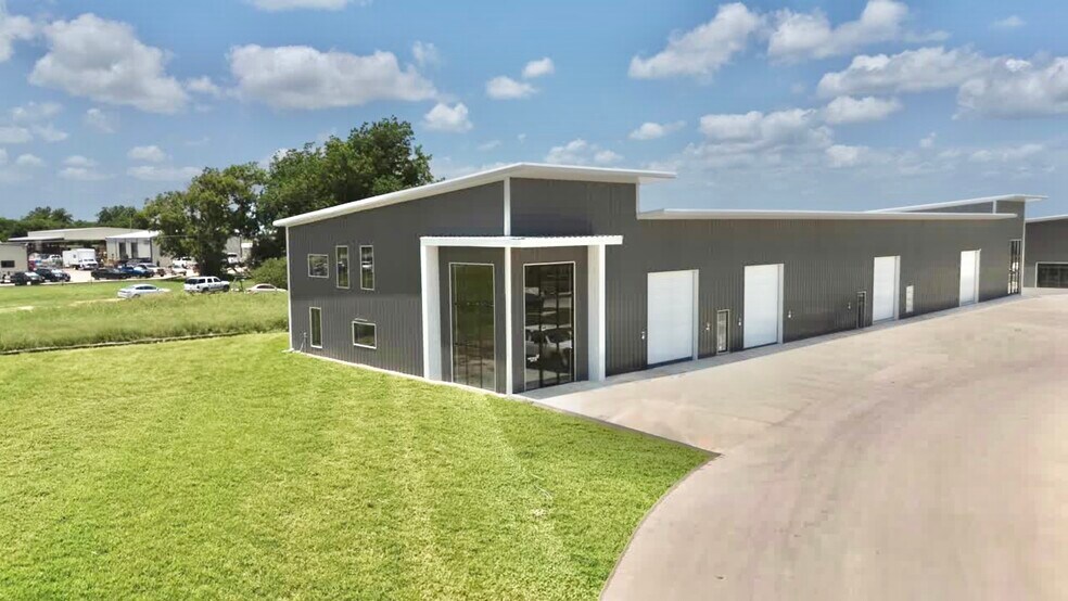 More Photos Of 21901 US-79 Hwy, Taylor Unknown For Sale