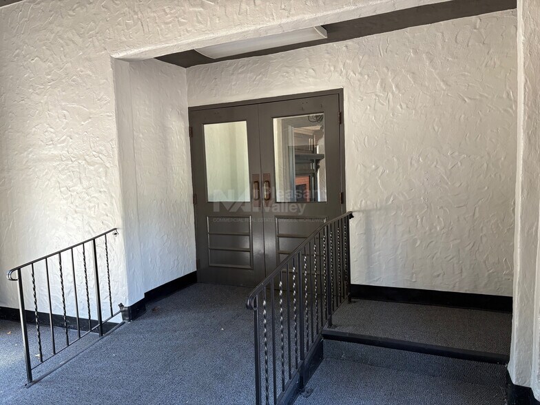 More Photos Of 3983 Darrow Rd, Stow Restaurant For Sale