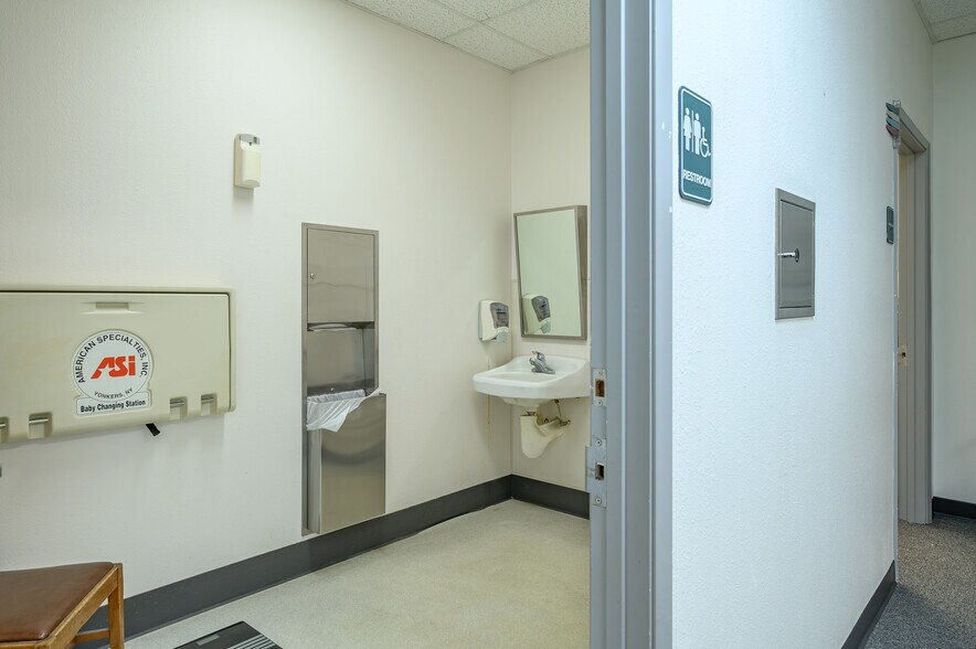 More Photos Of 308 N Villa Rd, Newberg Medical For Lease