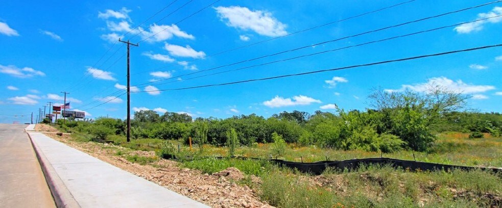 More Photos Of Hwy 281 & Encino Rio, San Antonio Land For Sale