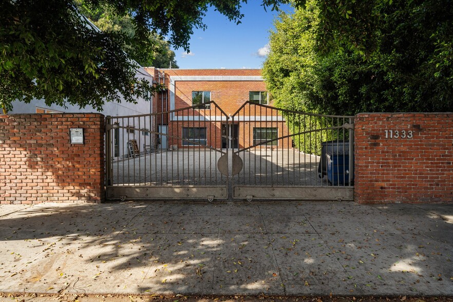 Primary Photo Of 11333 Iowa Ave, Los Angeles Loft Creative Space For Sale