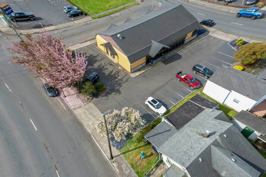 More Photos Of 915 Main Ave, Tillamook Veterinarian Kennel For Lease