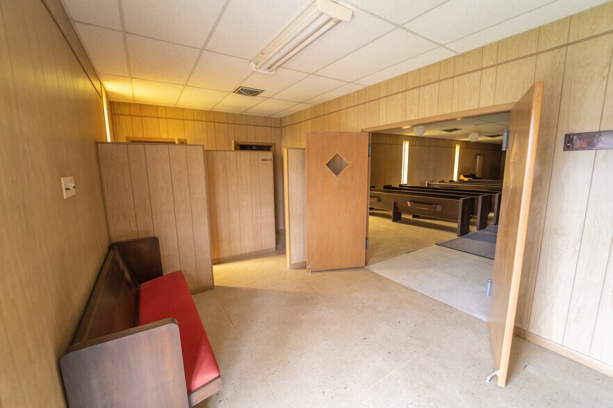 514 Dugger St, Edna, TX 77957 Religious Facility For Sale