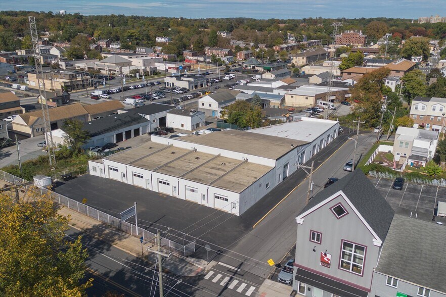More Photos Of 101 Hawley St, Wilmington Warehouse For Lease