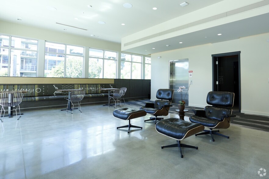 More Photos Of 2900 1st Ave, Seattle Apartments For Lease