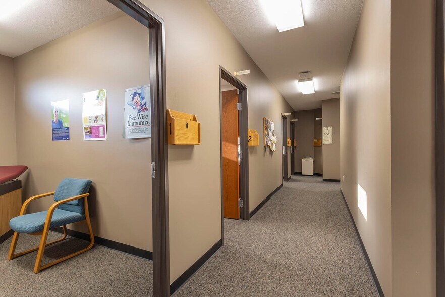 More Photos Of 2100 Silva Ln, Moberly Office For Sale